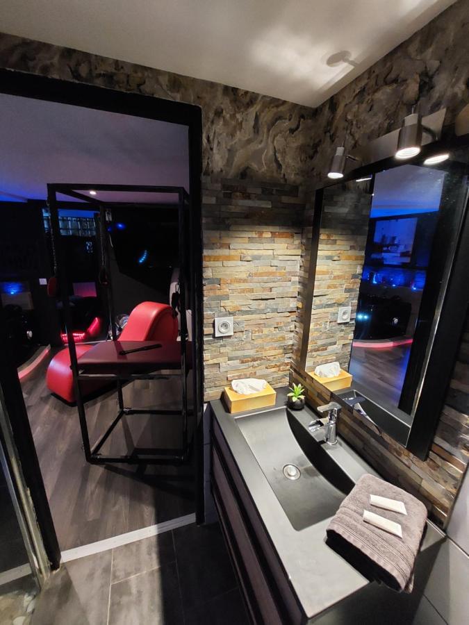 Plaisir Extreme Apartment Roanne Luaran gambar