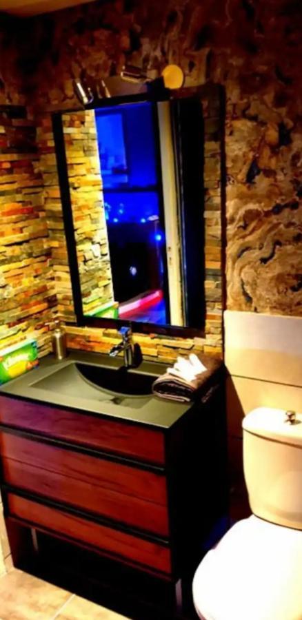 Plaisir Extreme Apartment Roanne Luaran gambar