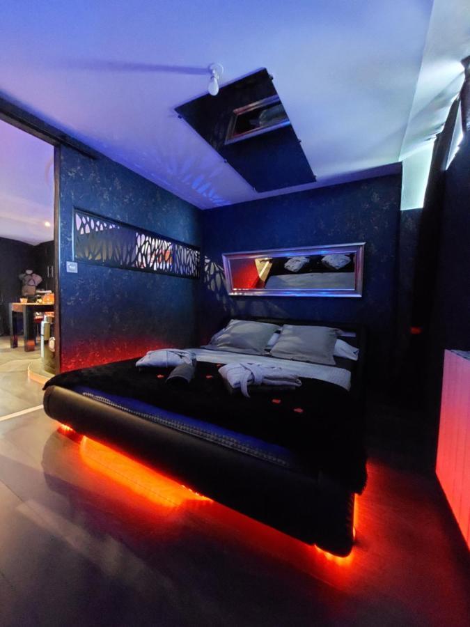 Plaisir Extreme Apartment Roanne Luaran gambar