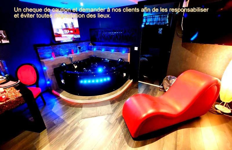 Plaisir Extreme Apartment Roanne Luaran gambar