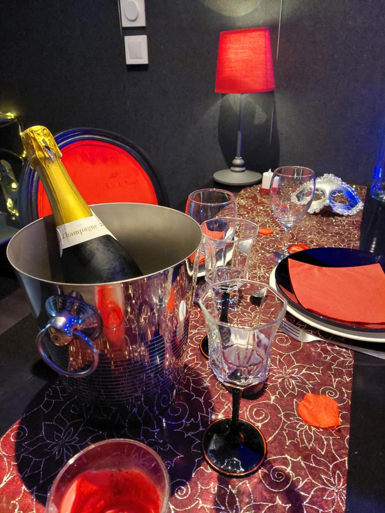 Plaisir Extreme Apartment Roanne Luaran gambar