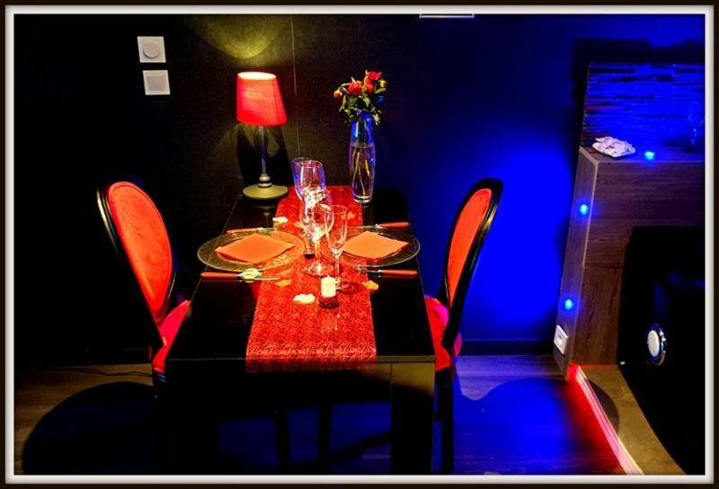 Plaisir Extreme Apartment Roanne Luaran gambar