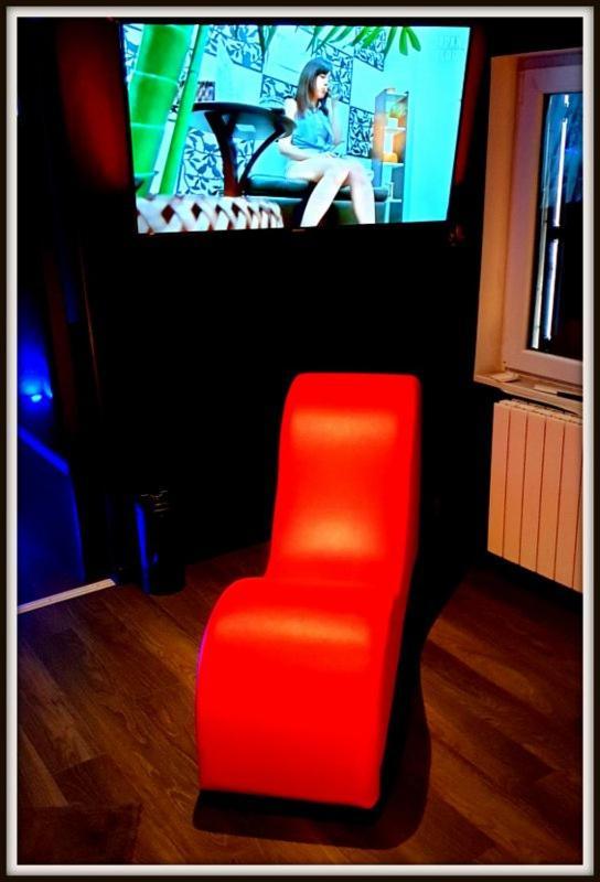 Plaisir Extreme Apartment Roanne Luaran gambar