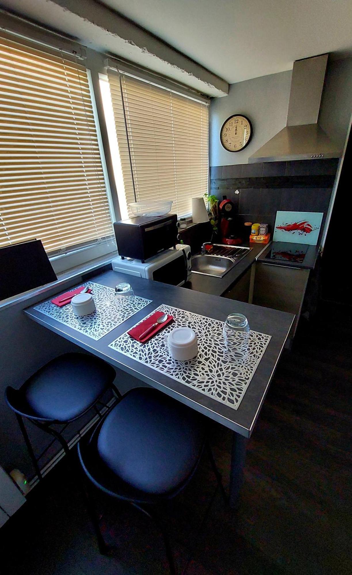 Plaisir Extreme Apartment Roanne Luaran gambar